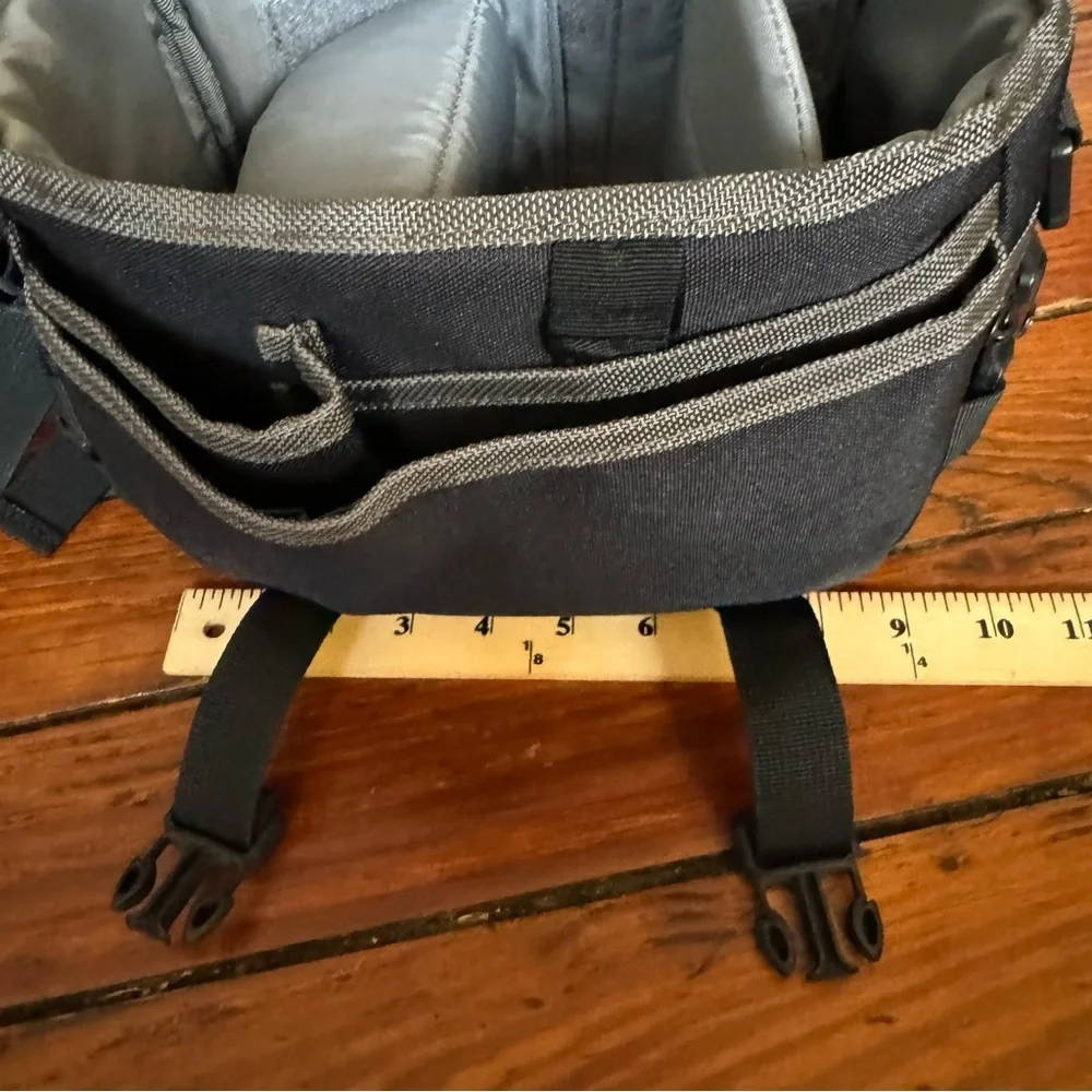 Canon Padded Camera & Gadget Shoulder Bag Black